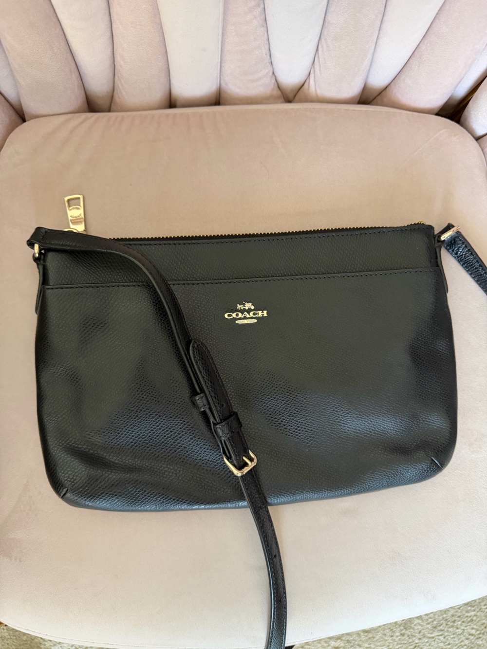 ⭐️FREE SHIPPING⭐️ COACH Crossgrain Leather East/West Pop Crossbody